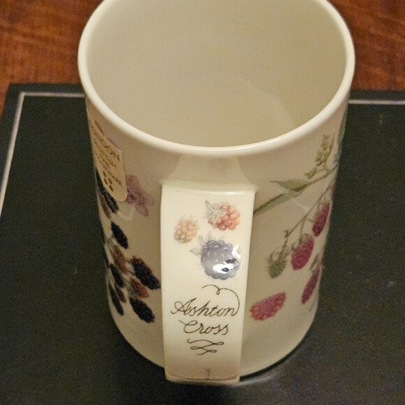 Dunoon Bone China Blackberry Mug. 10 oz. Made in Scotland. New - Picture 2 of 5